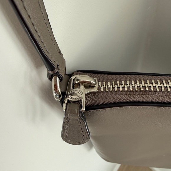 Coach Leather Crossbody in Grey with Silver Logo - Picture 3 of 7